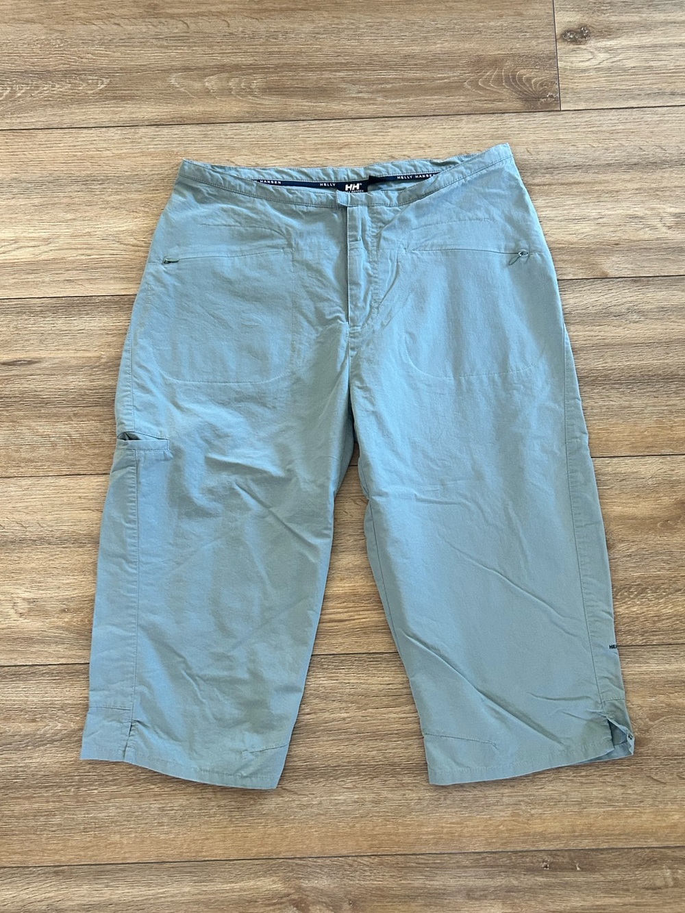 Helly Hansen Sage Blue-Gray Outdoor Capri Pants Sz XL Summer Hiking Gorpcore